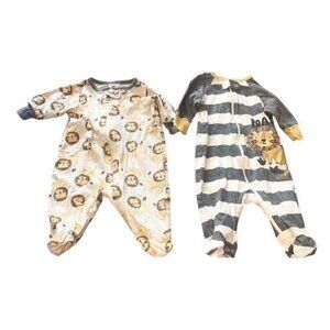Gerber Newborn Sleepers Lot 2 NB Baby One Piece Pajamas Cute Footed